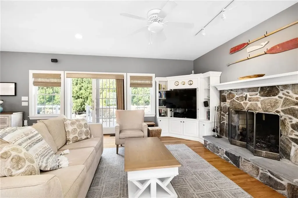 20 Marine Drive Narragansett RI 02882