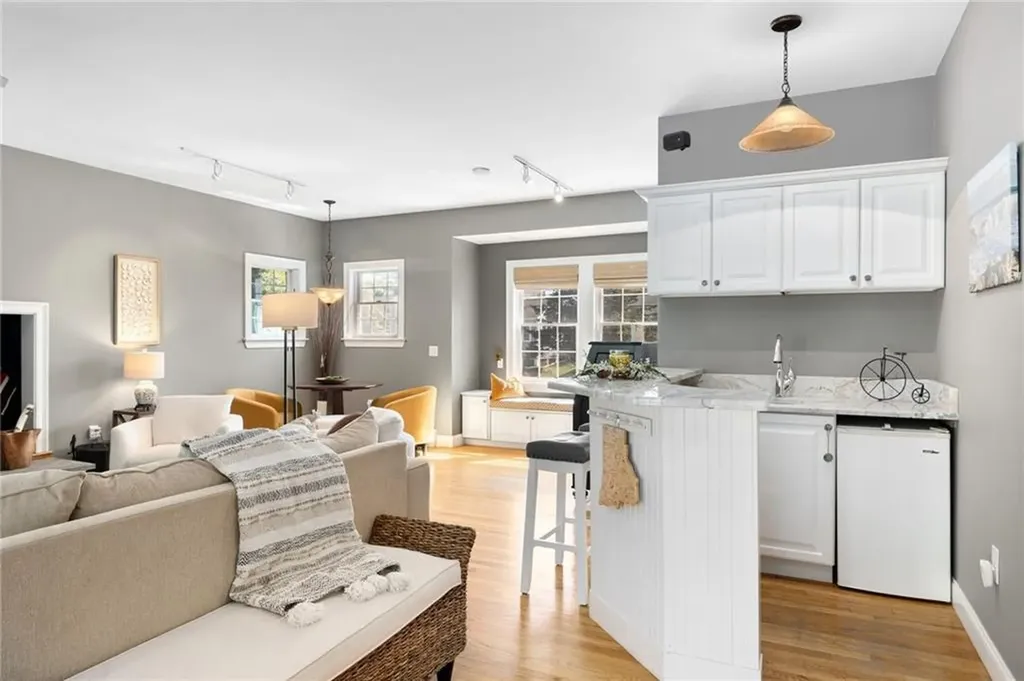 20 Marine Drive Narragansett RI 02882