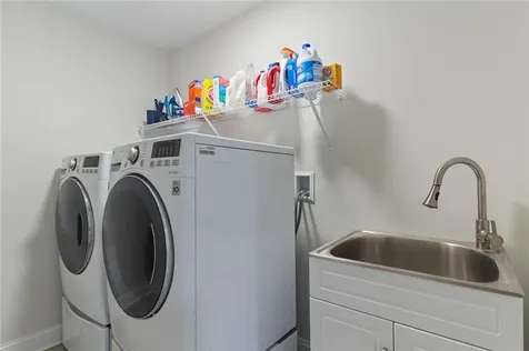 25 Kristin Drive Cranston RI 02921