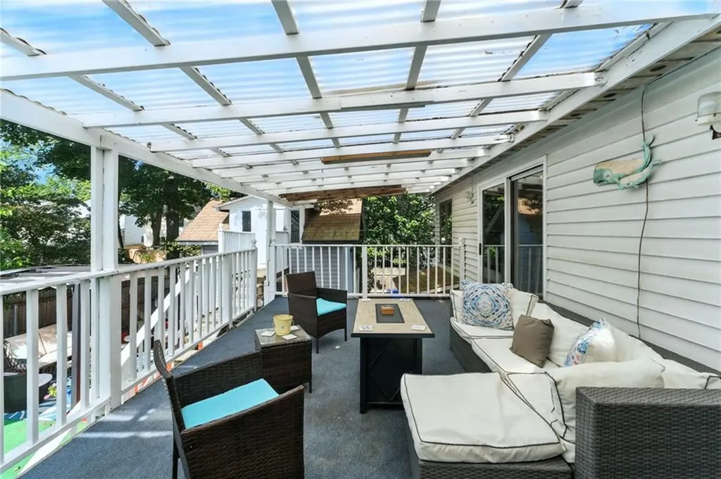 26 Bowles Court Pawtucket RI 02860