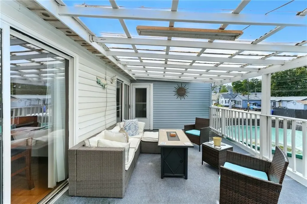 26 Bowles Court Pawtucket RI 02860
