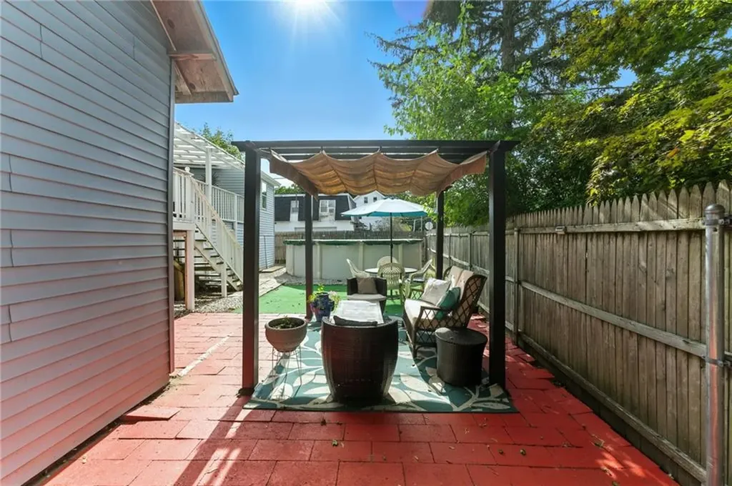 26 Bowles Court Pawtucket RI 02860