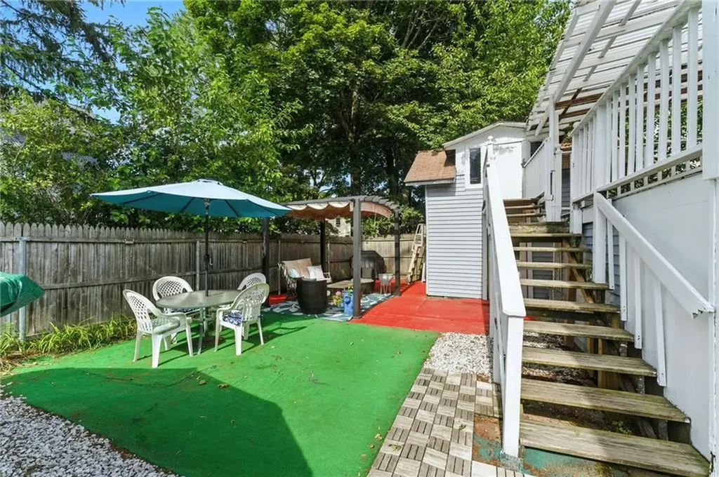 26 Bowles Court Pawtucket RI 02860