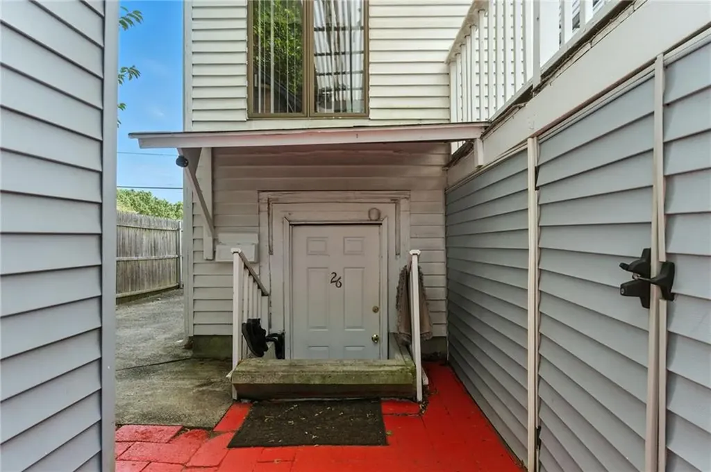 26 Bowles Court Pawtucket RI 02860