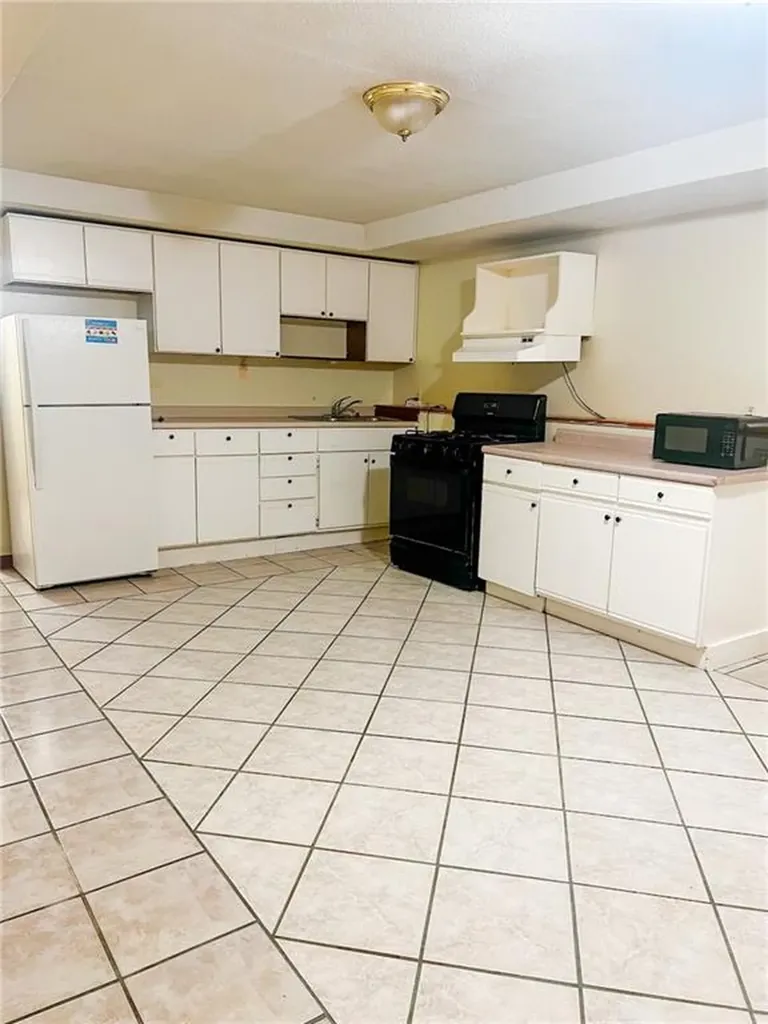 26 Bowles Court Pawtucket RI 02860