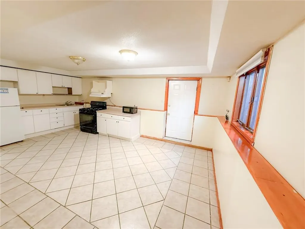 26 Bowles Court Pawtucket RI 02860