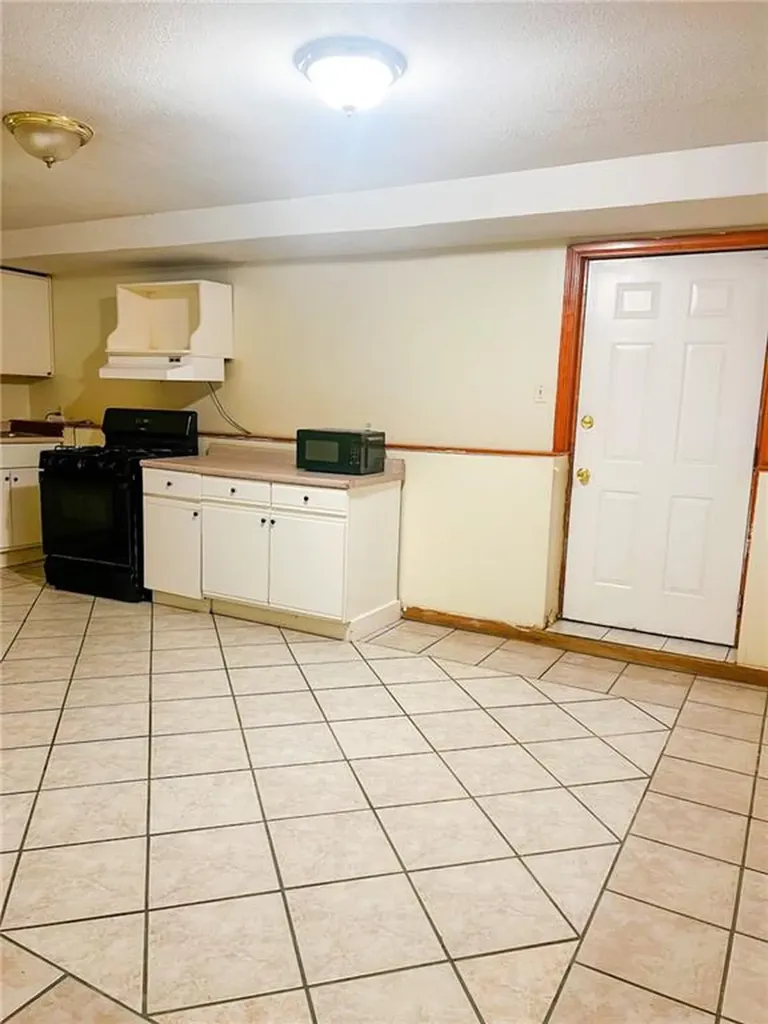26 Bowles Court Pawtucket RI 02860