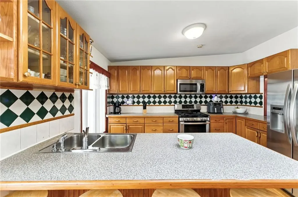 26 Bowles Court Pawtucket RI 02860