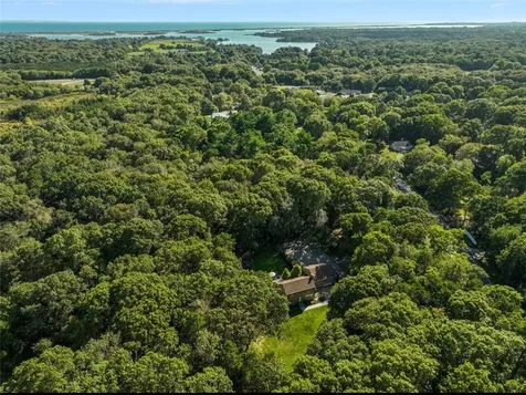 4960 South County Trail Charlestown RI 02813