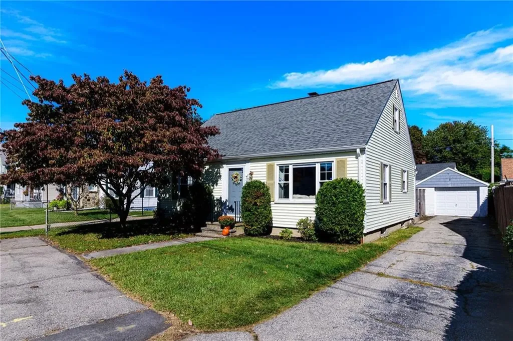 116 Stearns Street Pawtucket RI 02861