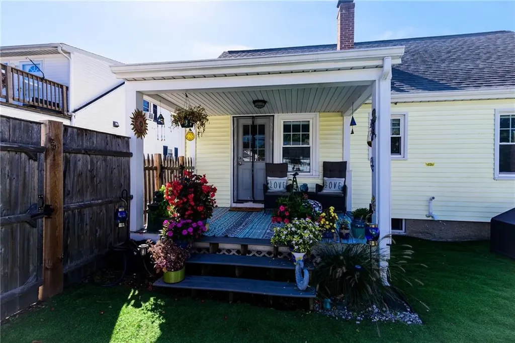 116 Stearns Street Pawtucket RI 02861