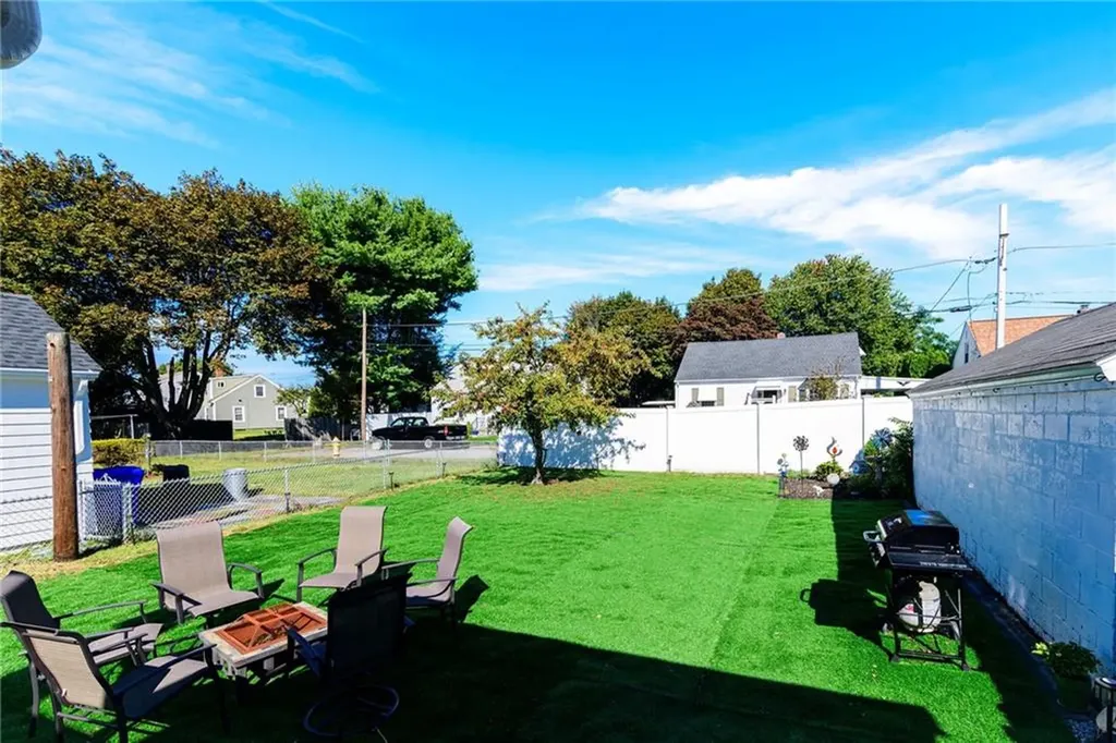 116 Stearns Street Pawtucket RI 02861