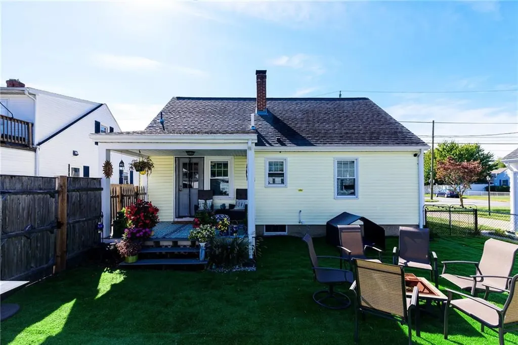 116 Stearns Street Pawtucket RI 02861