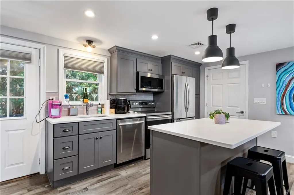 4 James Street Middletown RI 02842