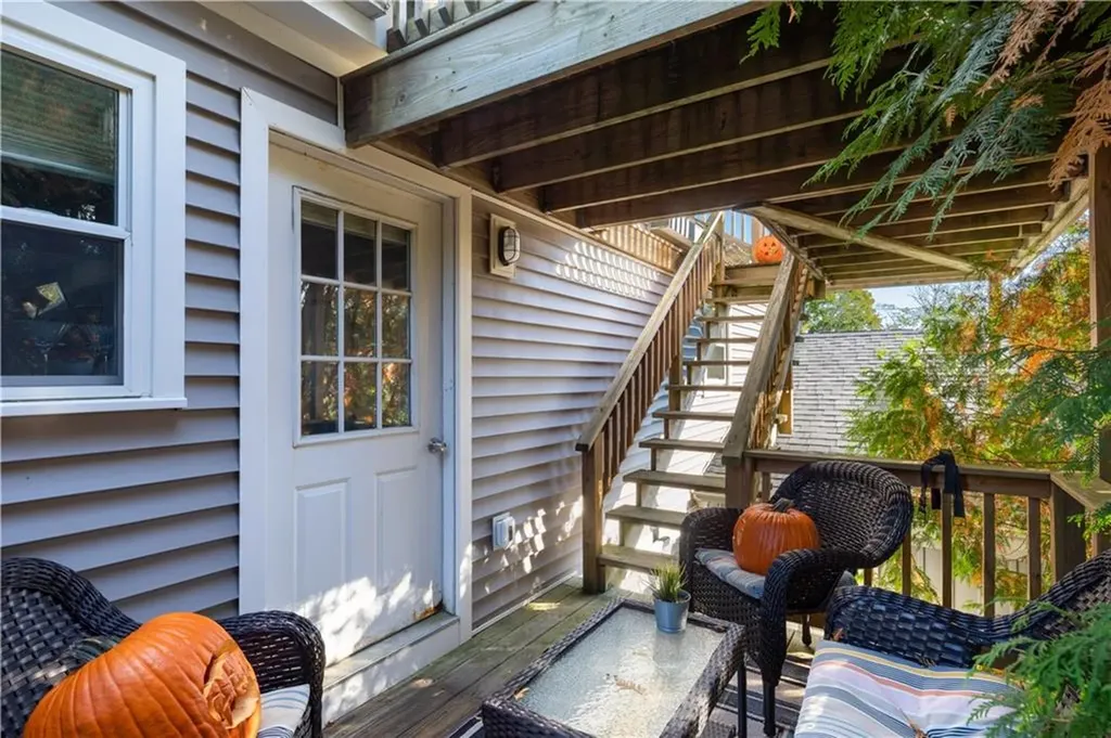 4 James Street Middletown RI 02842
