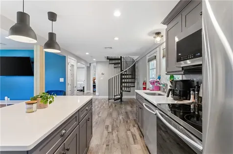 4 James Street Middletown RI 02842
