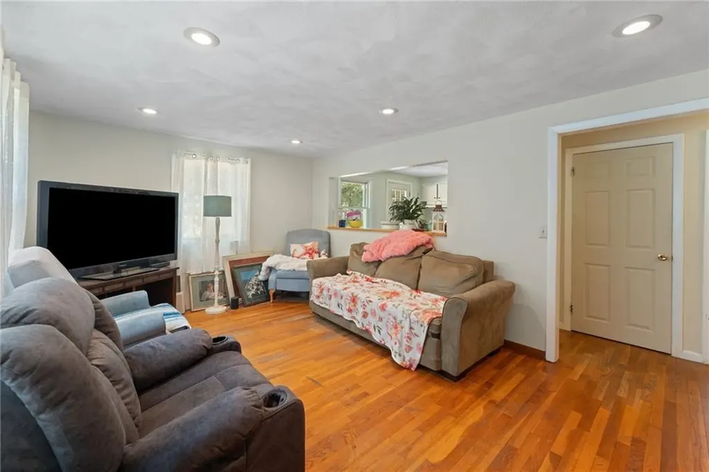 7 Laneway Court Narragansett RI 02882