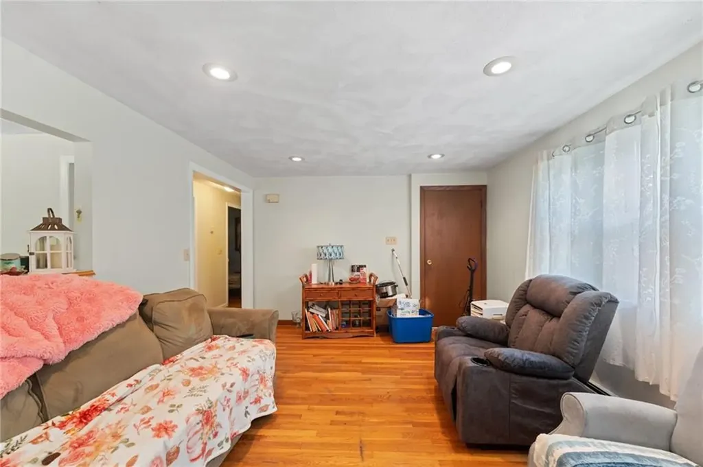 7 Laneway Court Narragansett RI 02882