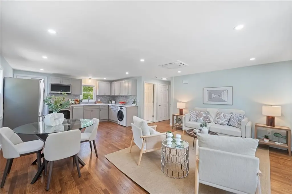 7 Laneway Court Narragansett RI 02882