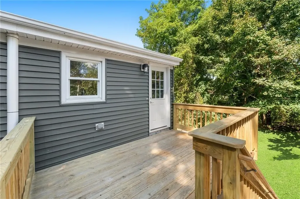 7 Laneway Court Narragansett RI 02882