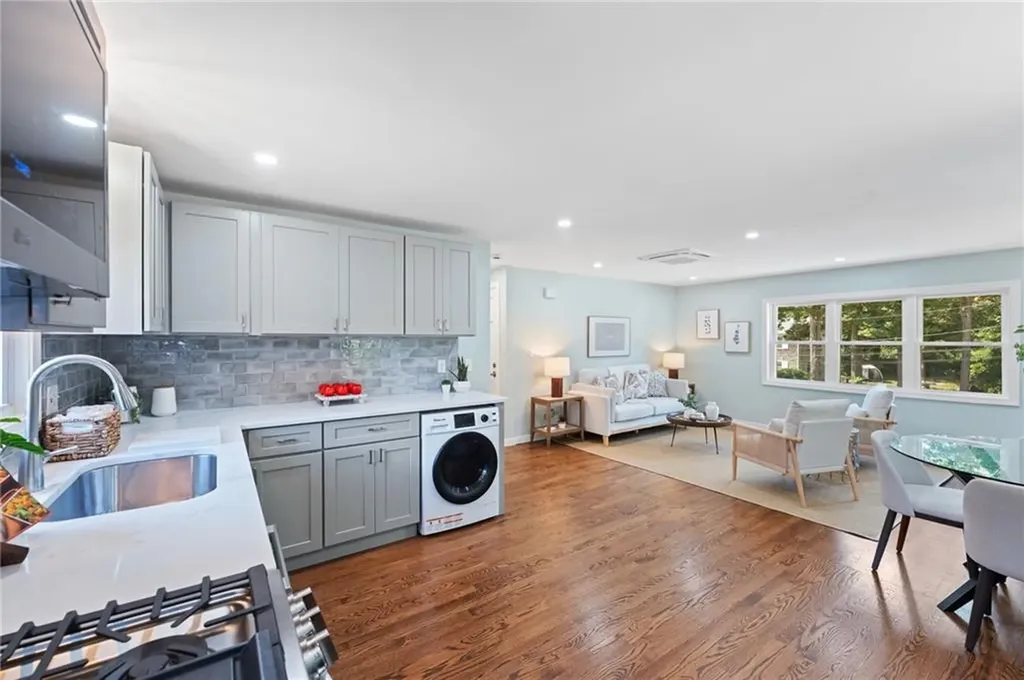7 Laneway Court Narragansett RI 02882