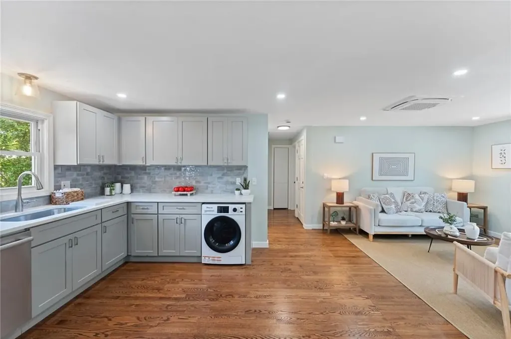 7 Laneway Court Narragansett RI 02882