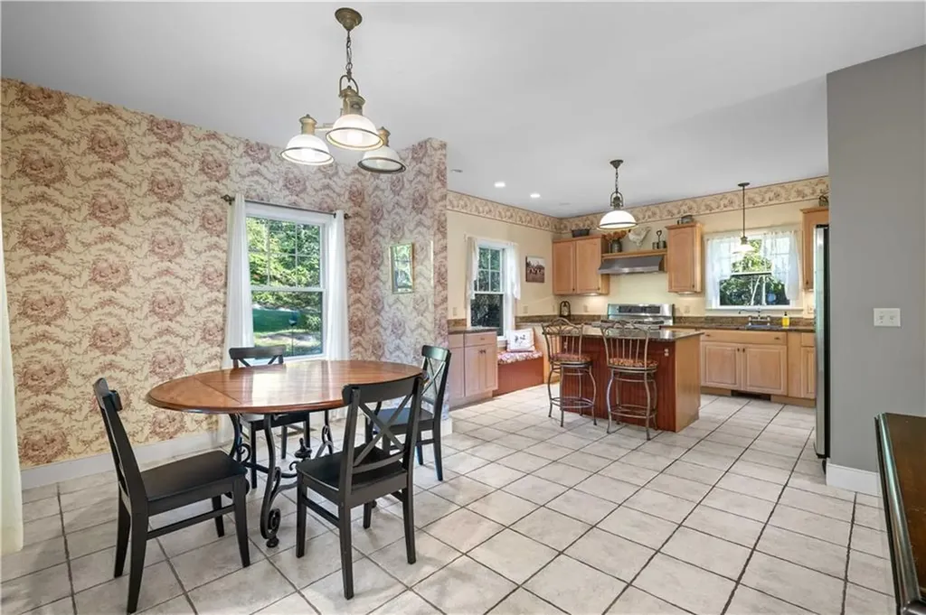 279 North Road Hopkinton RI 02833