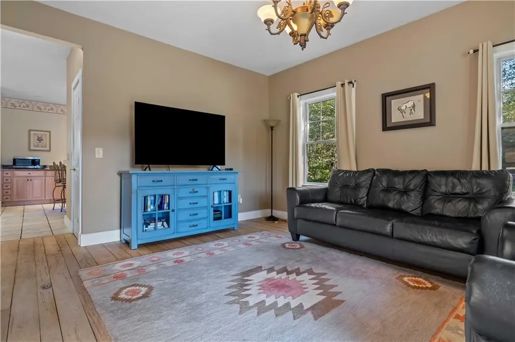 279 North Road Hopkinton RI 02833