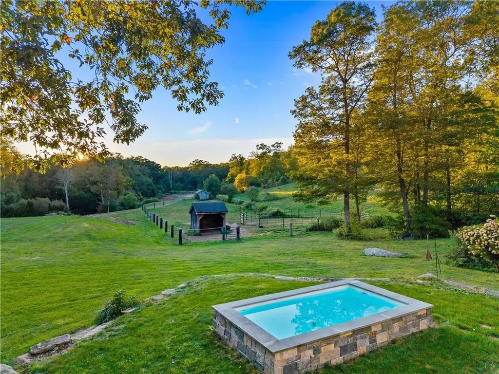 279 North Road Hopkinton RI 02833