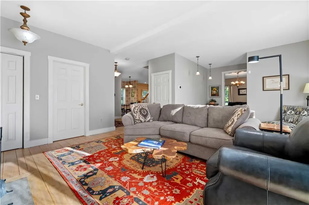 279 North Road Hopkinton RI 02833