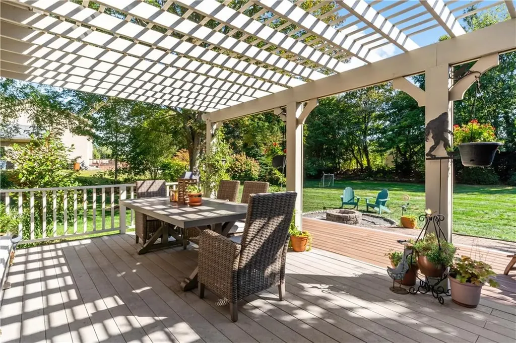 51 Coral Lane Tiverton RI 02878