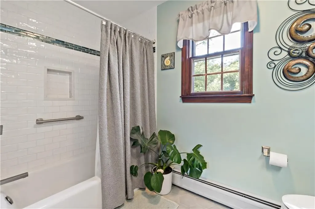 51 Coral Lane Tiverton RI 02878