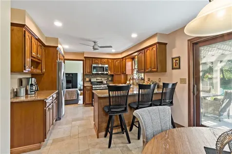 51 Coral Lane Tiverton RI 02878