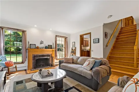 51 Coral Lane Tiverton RI 02878