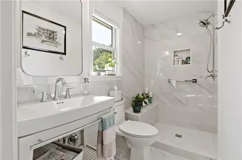 51 Coral Lane Tiverton RI 02878