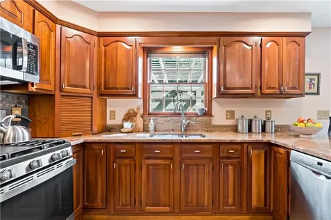 51 Coral Lane Tiverton RI 02878