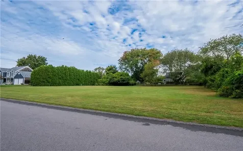 0 Indian Avenue Portsmouth RI 02871