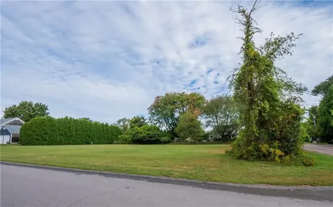 0 Indian Avenue Portsmouth RI 02871