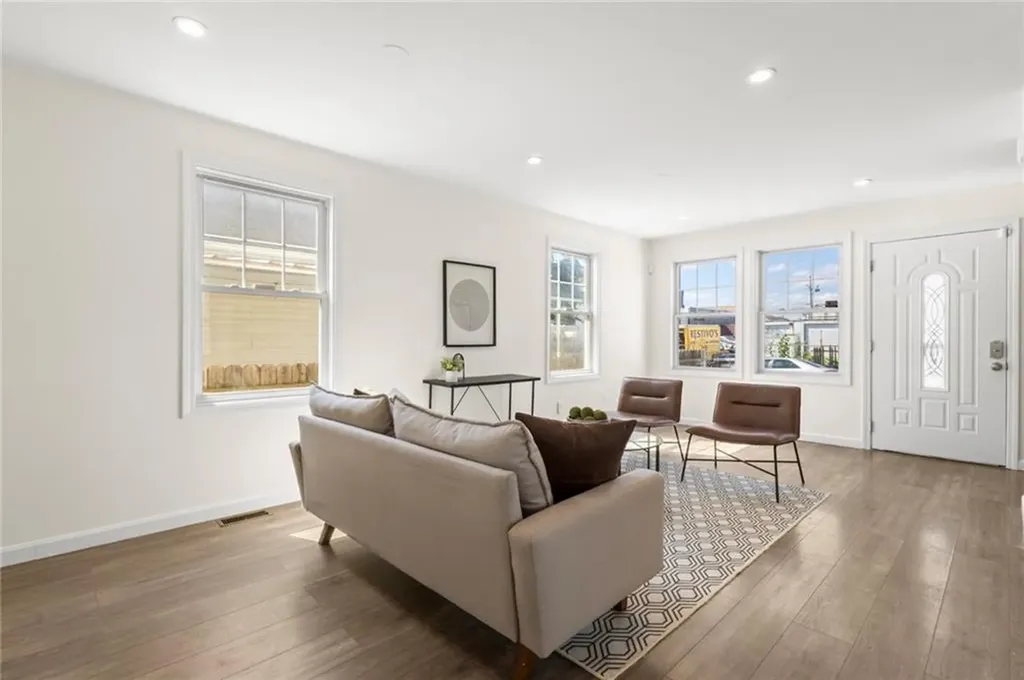 14 Calhoun Avenue Providence RI 02907