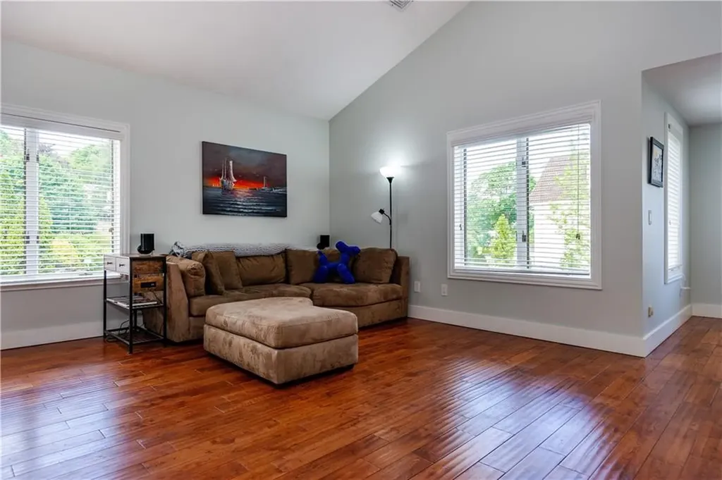 3976 Post Road Warwick RI 02886