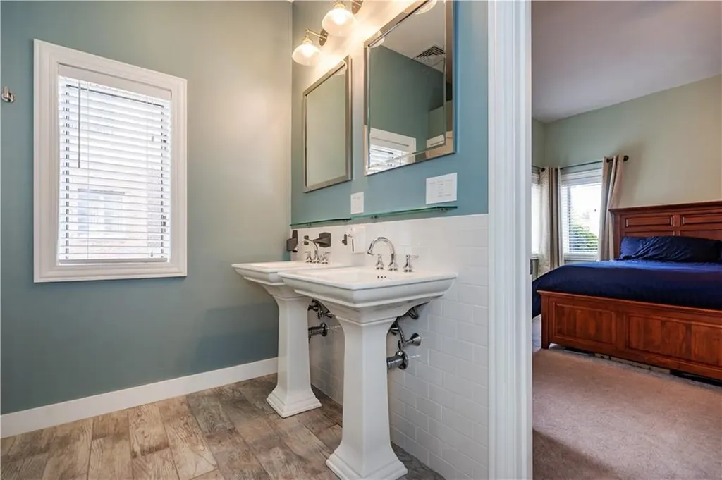 3976 Post Road Warwick RI 02886