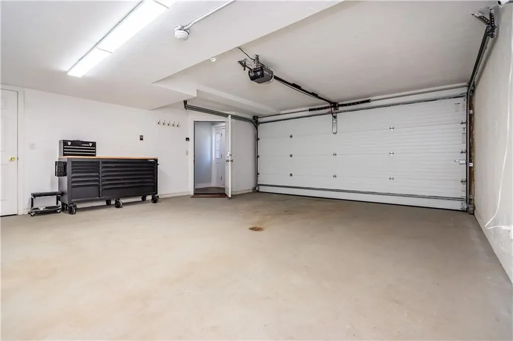 3976 Post Road Warwick RI 02886