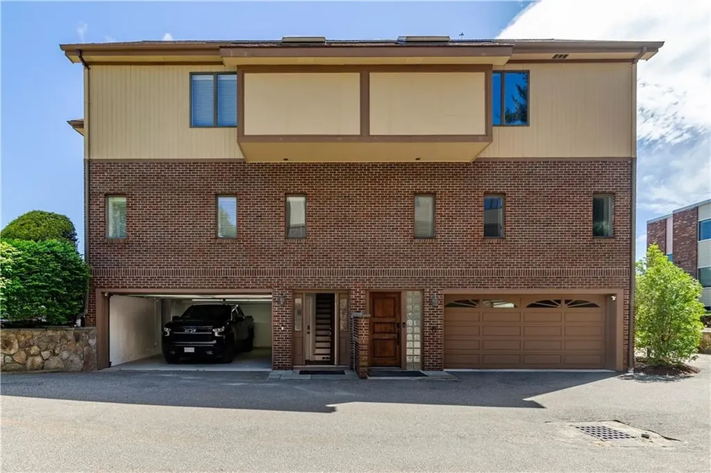 3976 Post Road Warwick RI 02886