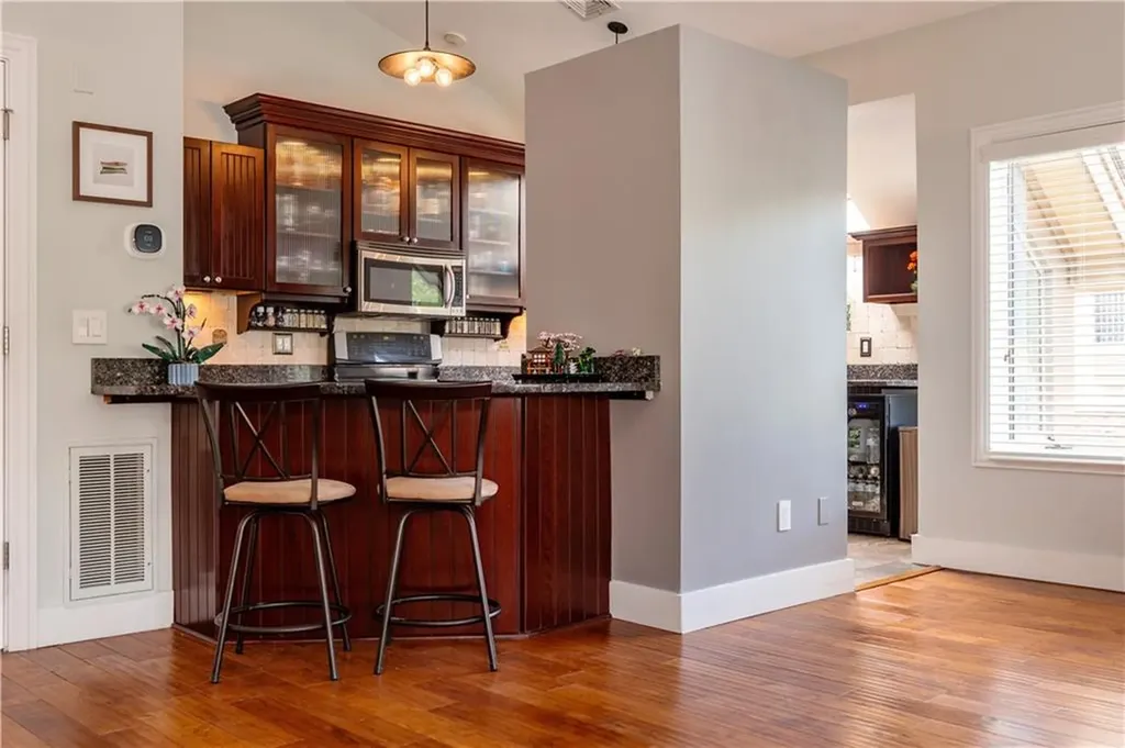 3976 Post Road Warwick RI 02886