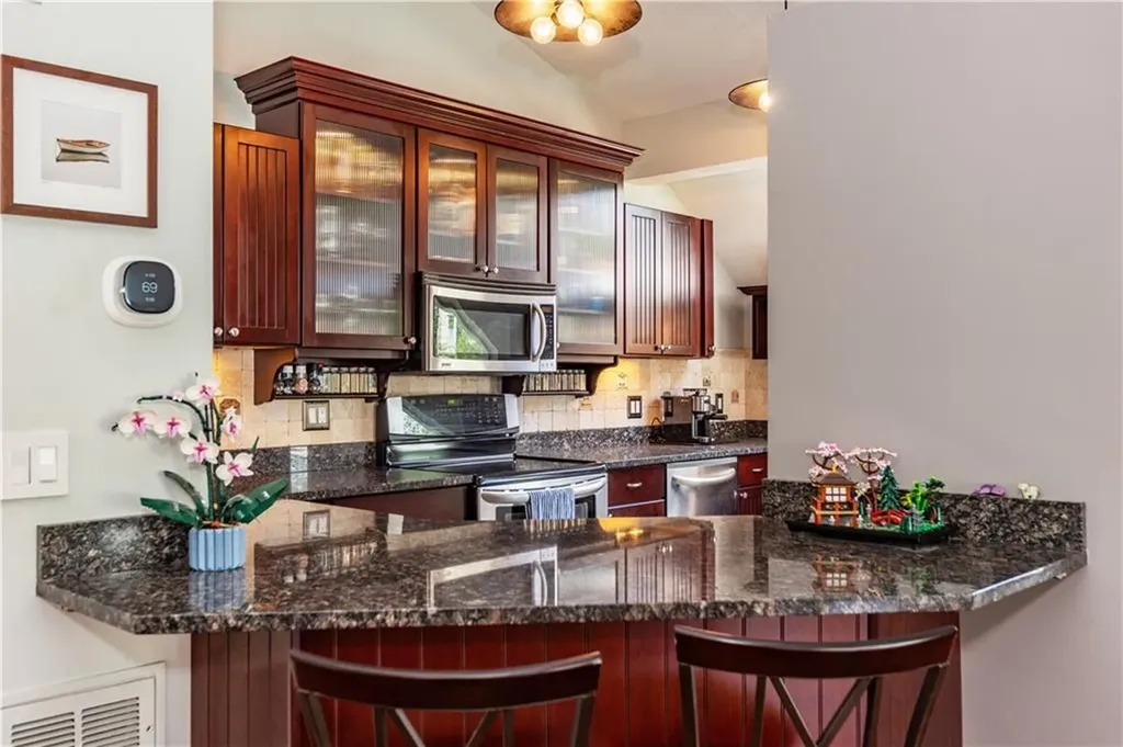 3976 Post Road Warwick RI 02886