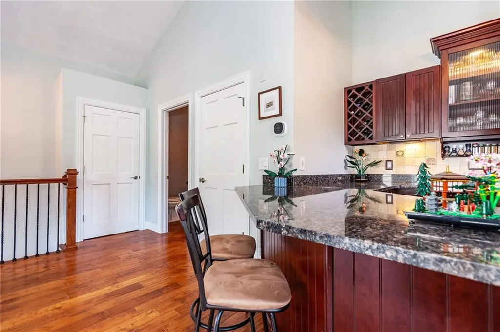 3976 Post Road Warwick RI 02886