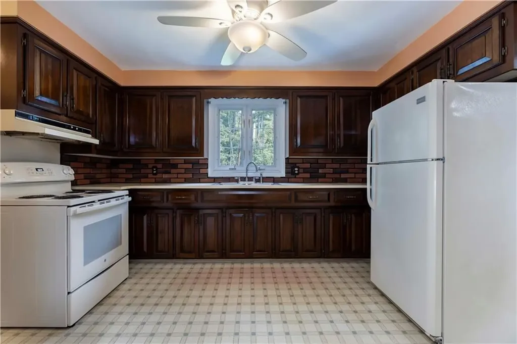 6 Joyce Ann Drive Smithfield RI 02917