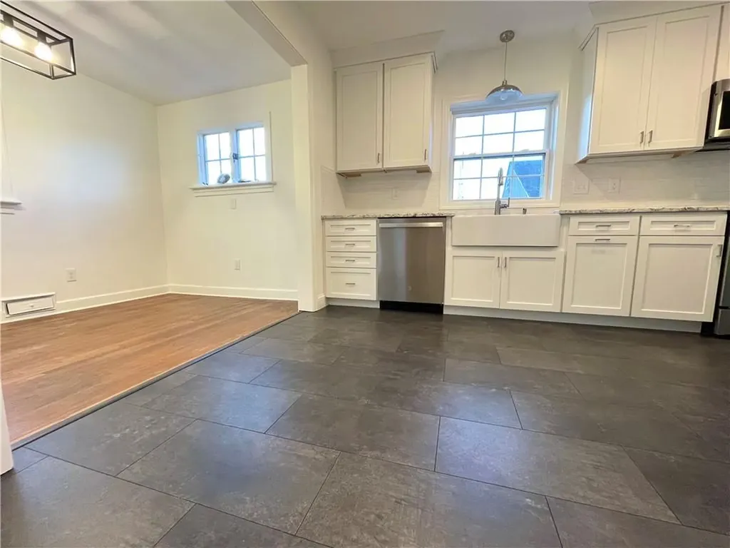 4 Harris Avenue Warren RI 02885