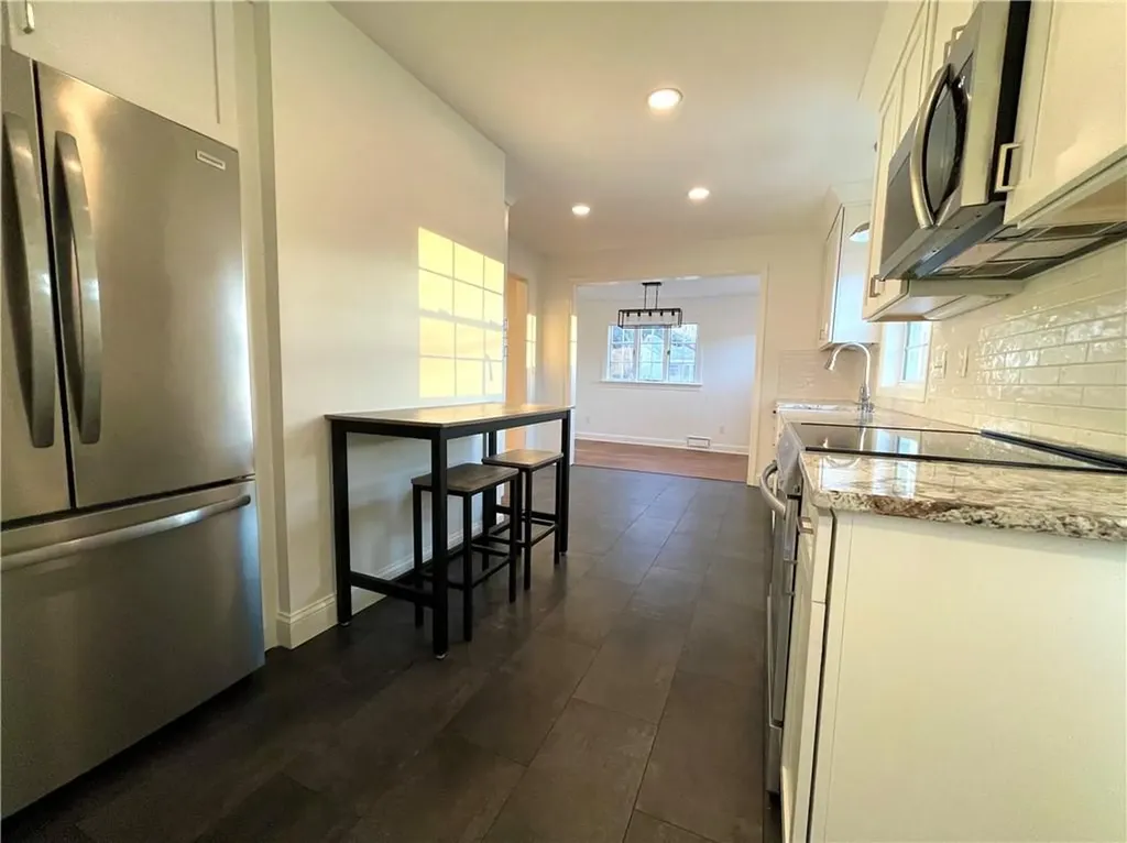 4 Harris Avenue Warren RI 02885