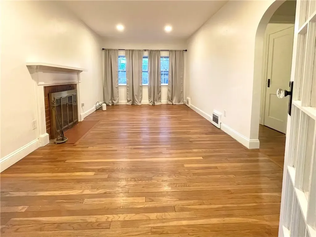 4 Harris Avenue Warren RI 02885